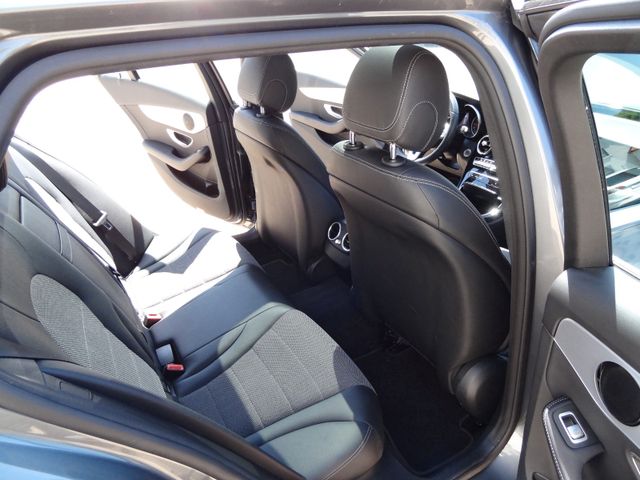 Fahrzeugabbildung Mercedes-Benz C 200 4Matic/2.Hd/Pano/AHK/Kam/Navi/77TKM/