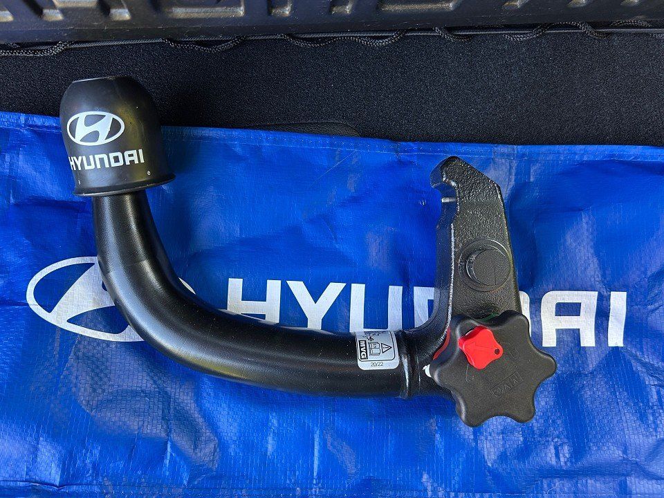 Fahrzeugabbildung Hyundai KONA EV 64kWh TREND NAV/ASSIST-P AHK 1HD HUD+LED