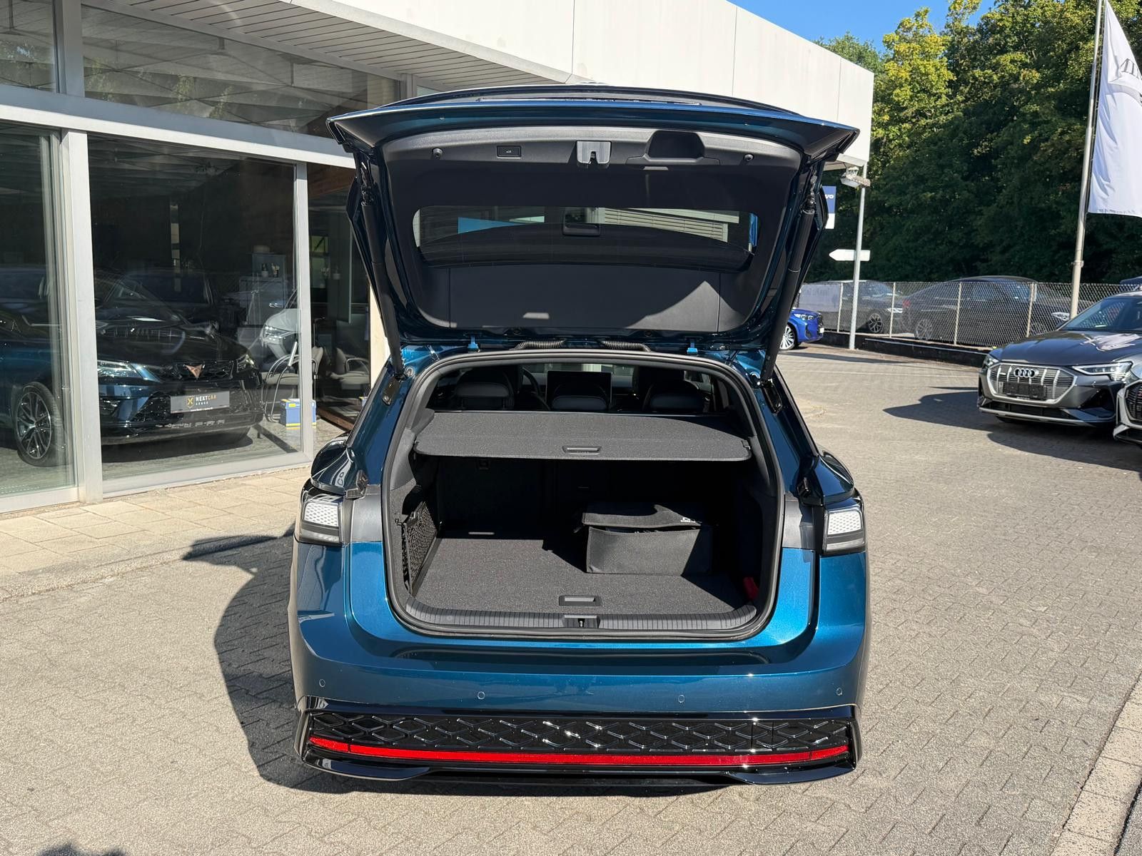 Fahrzeugabbildung Volkswagen ID.7 GTX 4M WERKSG+MATRIX+MEMO+HEAD+ACC+AHK+360+
