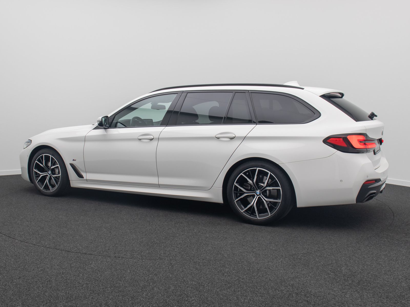 Fahrzeugabbildung BMW 530d xD M Sport DAB Laser 360&deg;HUD 4xKlima 19Zoll