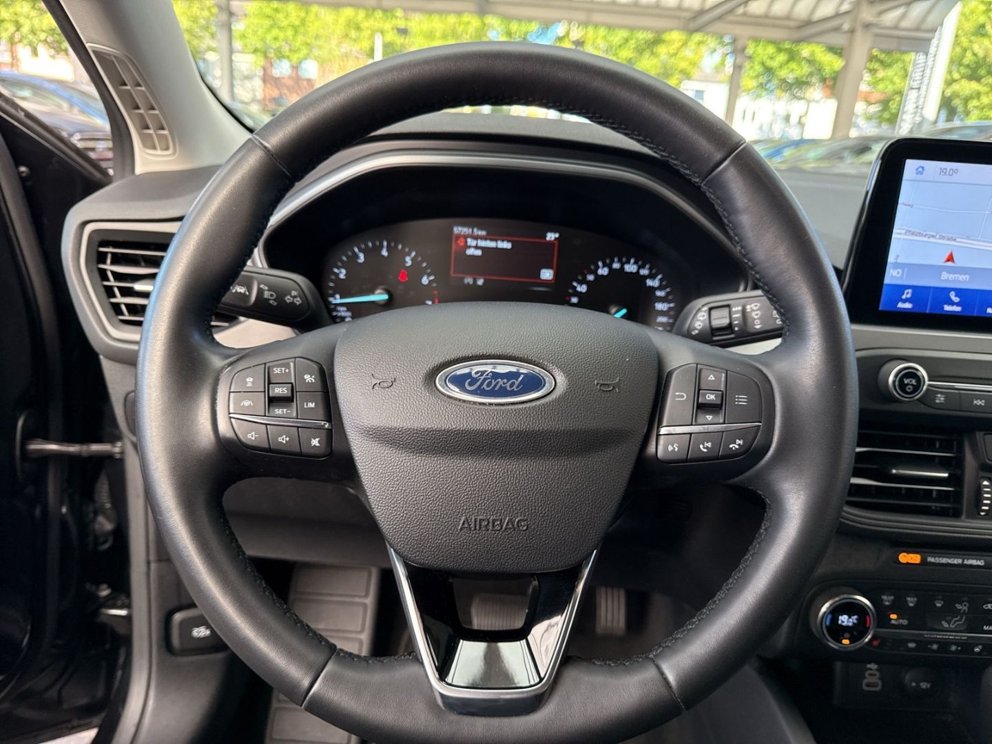 Fahrzeugabbildung Ford Focus Turnier Titanium 1.0 EcoBoost Mild-Hybrid