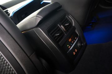 BMW 320d xDrive Touring Sport Line M-Lenkrad HUD CAM
