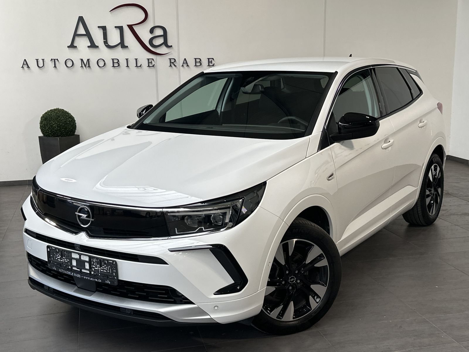 Fahrzeugabbildung Opel Grandland (X) 1.5 D Elegance NAV+MATRIX+ACC+AHK