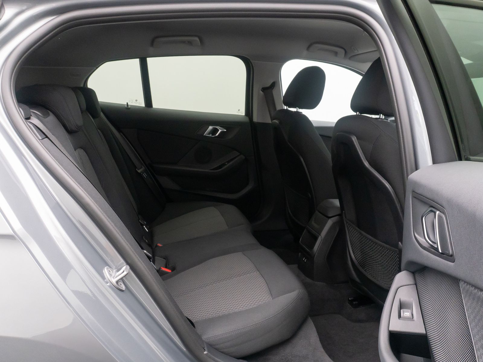 Fahrzeugabbildung BMW 118i GeschwindigReg DAB AHK DriveAs LED CockpitP