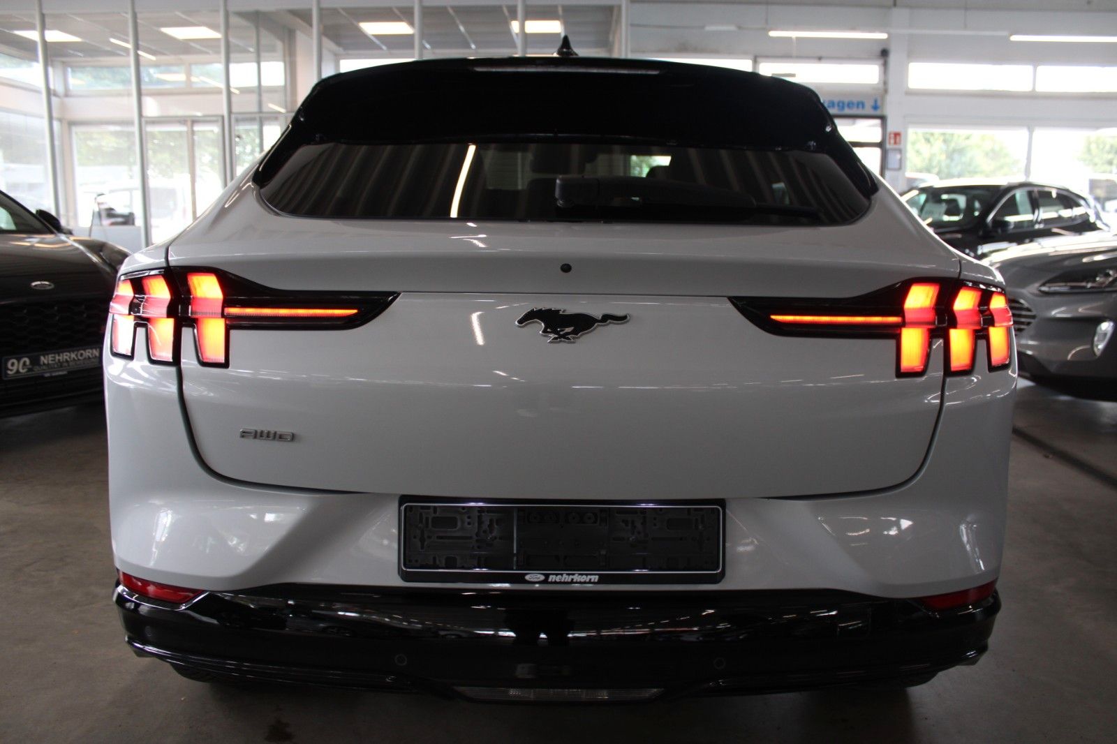 Fahrzeugabbildung Ford Mustang Mach-E AWD 76 kWh Top Ausstattung