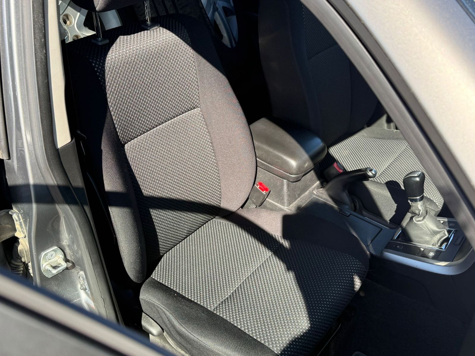 Fahrzeugabbildung Suzuki Grand Vitara 1.9 DDIS Comfort AHK Klimaaut PDC