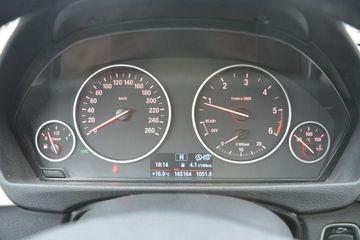 BMW 318 - 12
