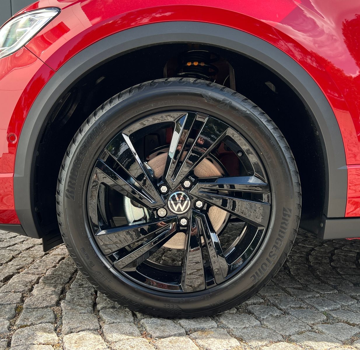 Fahrzeugabbildung Volkswagen T-Roc Cabriolet R-Line 1.5 TSI DSG *AHK,Black-St