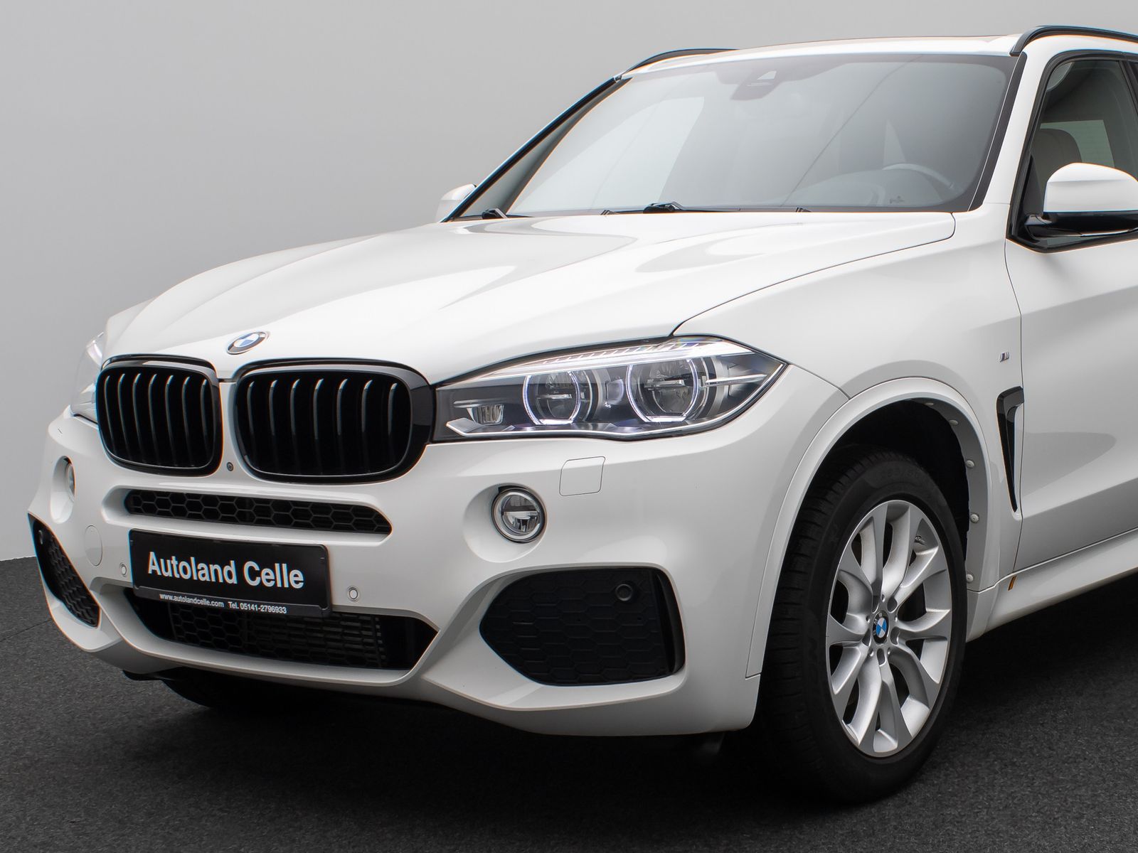 Fahrzeugabbildung BMW X5 xD40d M Sport HUD H/K SoftCL Komfort AHK Alar