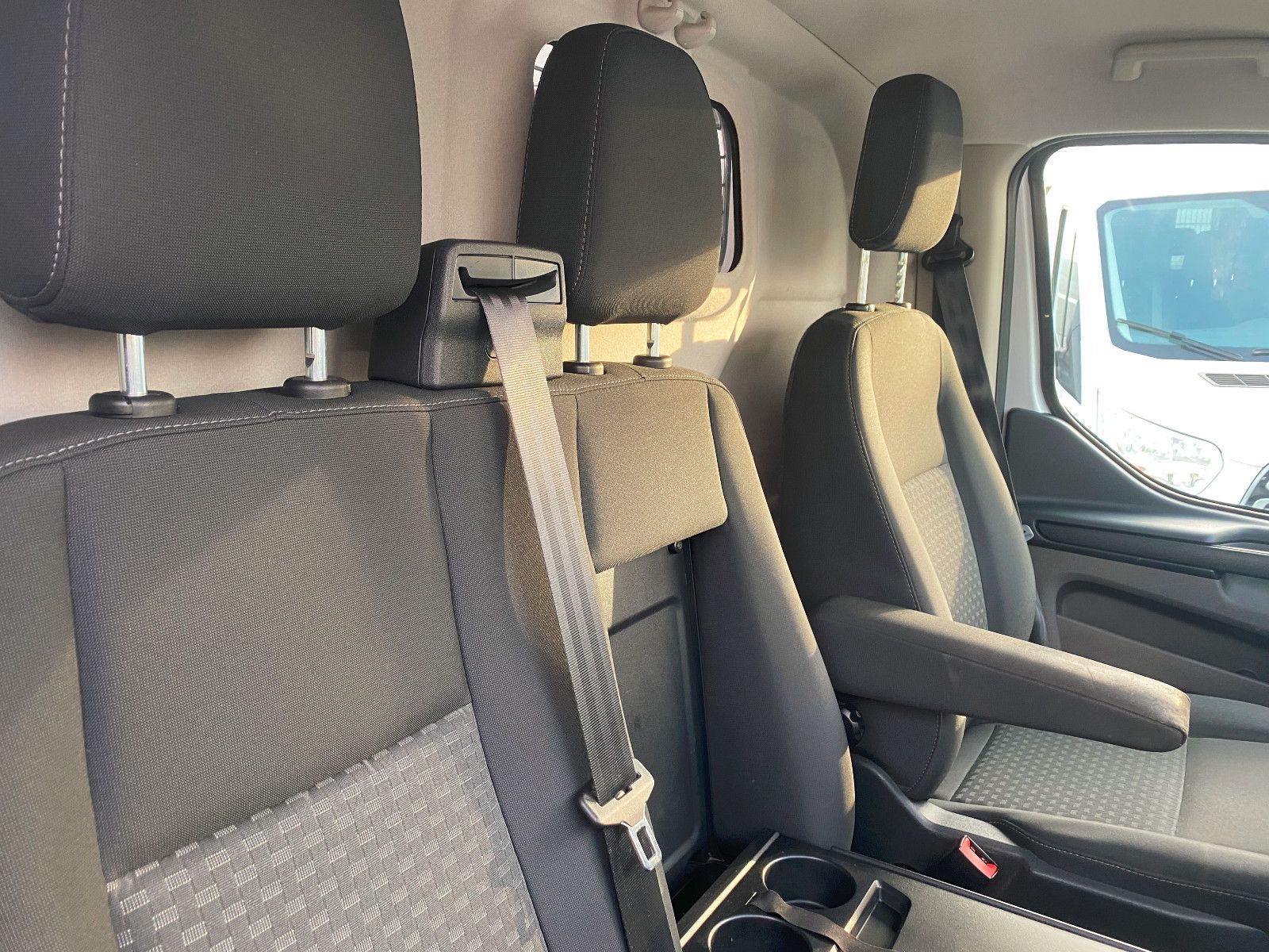 Fahrzeugabbildung Ford Transit Custom Kasten 300L2H2 Trend,AHK,GARANTIE