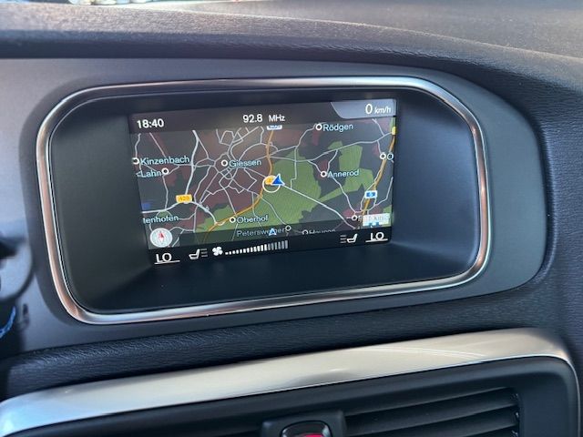 Fahrzeugabbildung Volvo V40 R Design RFK PDC KLIMA LED NAVI SHZ