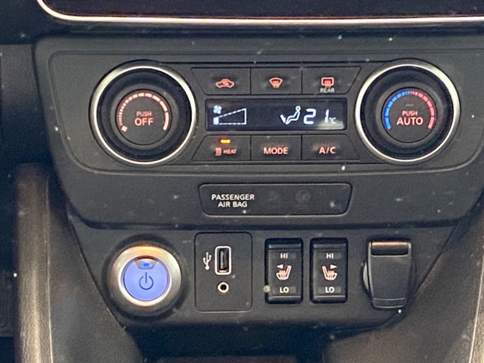 Fahrzeugabbildung Nissan Leaf Acenta - CARPL./AndroidA.,2Ladekabel;SOH98%