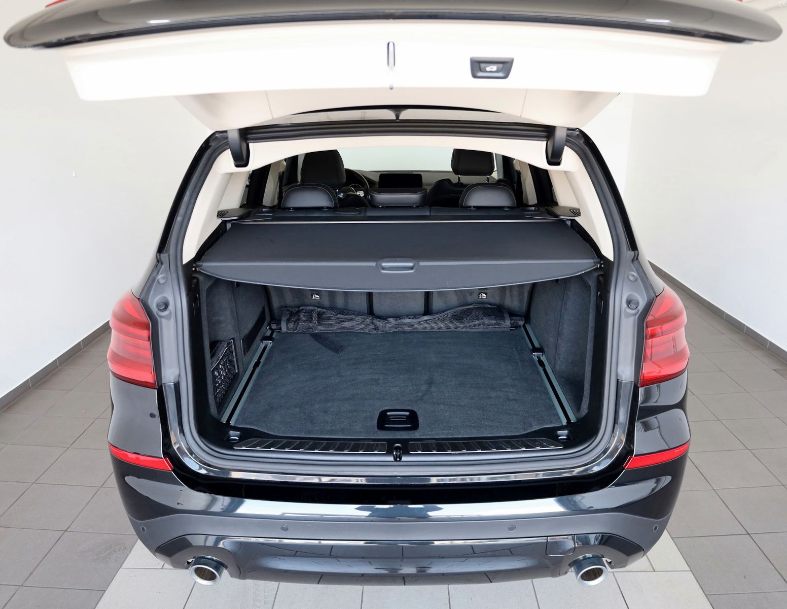 Fahrzeugabbildung BMW X3 xDrive 20d Advantage,Leder,Navi,HUD,PanoD,AHK