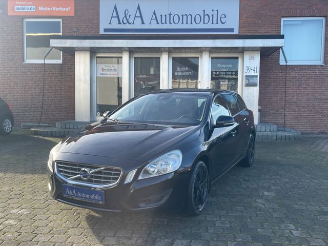 Volvo V60 Kombi Momentum,Klimaautomatik,NAVI,EURO-5