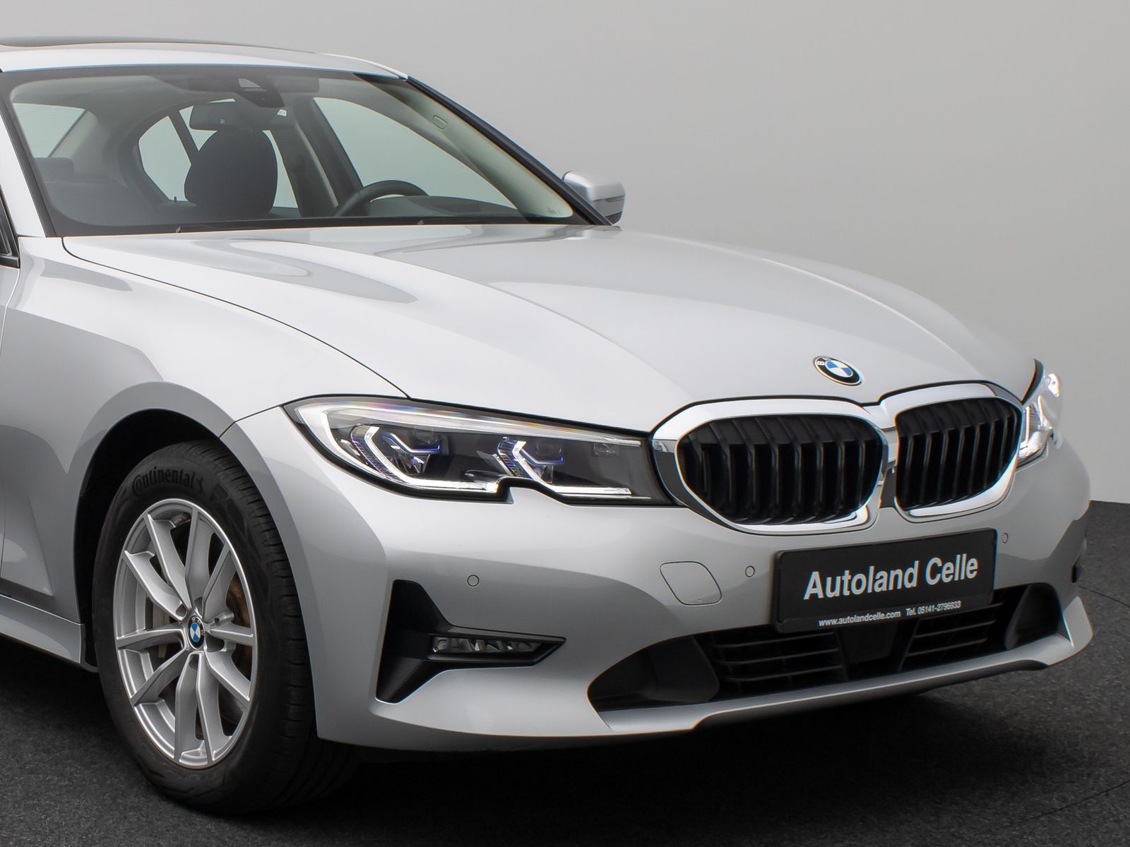 Fahrzeugabbildung BMW 330e  Laser Glasdach HUD H/K Stop&Go AHK Komfort
