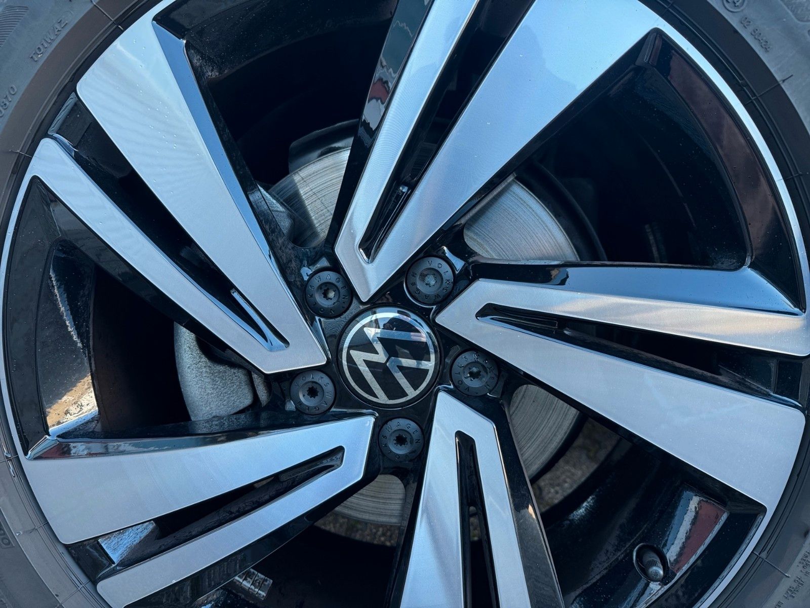 Fahrzeugabbildung Volkswagen T-Roc R-Line