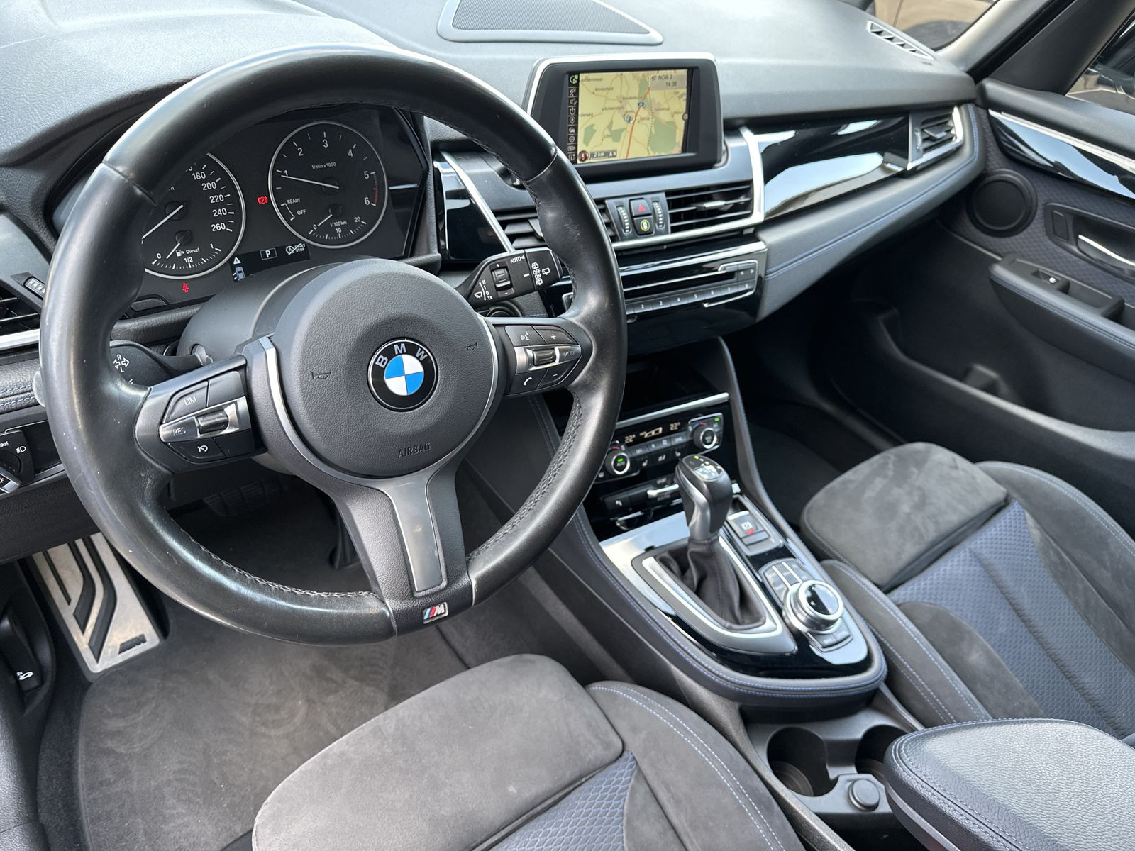 Fahrzeugabbildung BMW 220d Active Tourer M-Sport NAV+LED+HIFI+18ZO+EU6