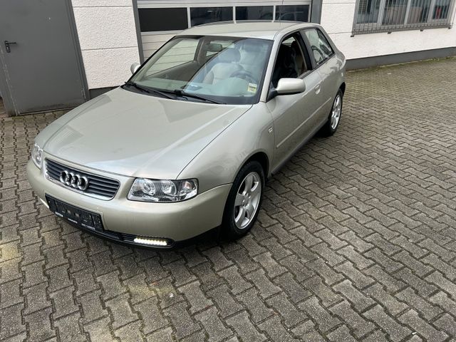 Audi A3 1.6 Auto Attraction Automatik Klimaatomatik