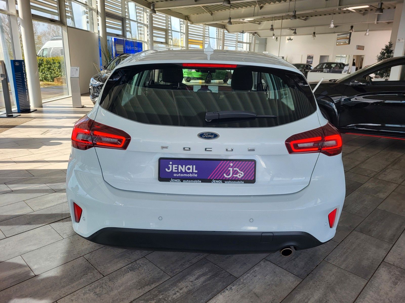Fahrzeugabbildung Ford Focus Lim./WINTER-P/KEYFREE/NAVI/TEMPOMAT/LED