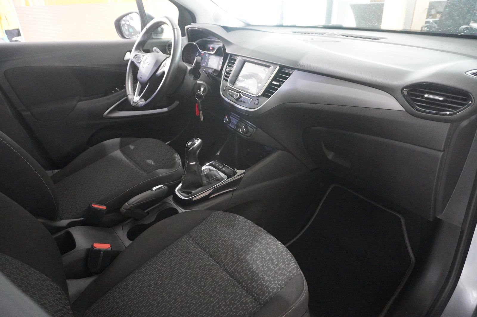 Fahrzeugabbildung Opel Crossland (X) 1.2 EDITION NAVI/LED/KAMERA/TEMP.