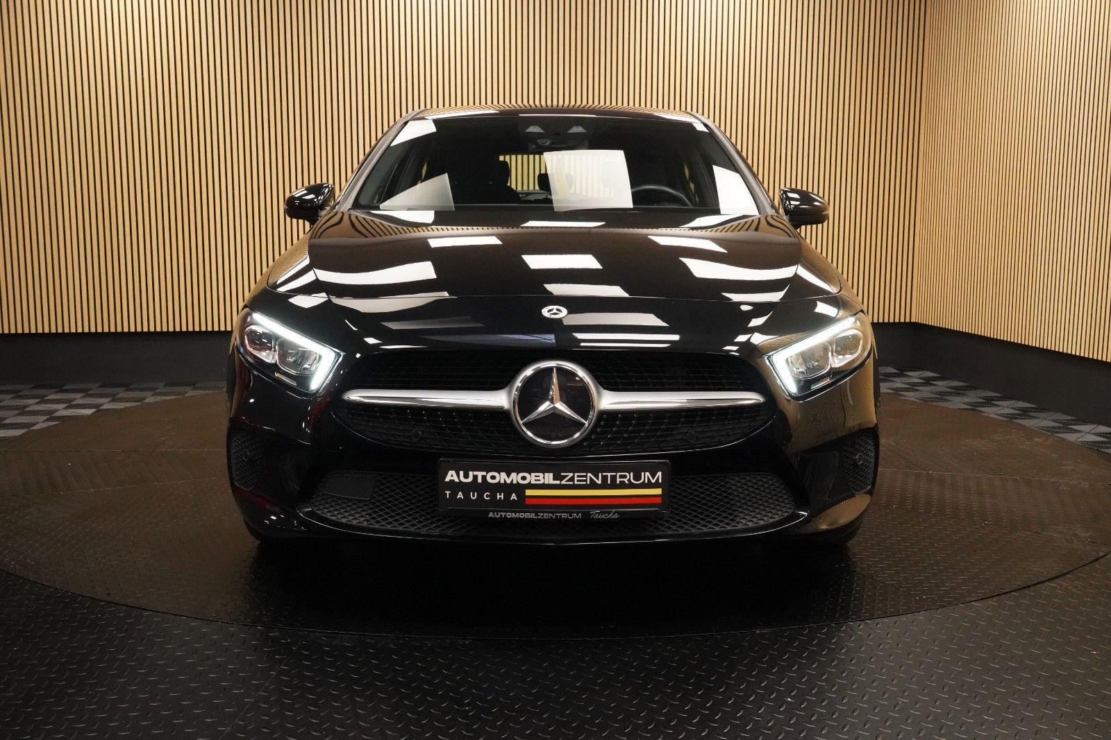 Mercedes-Benz A 250 LED MBUX CARPLAY DAB CARBON AUG. REALITY foto 2