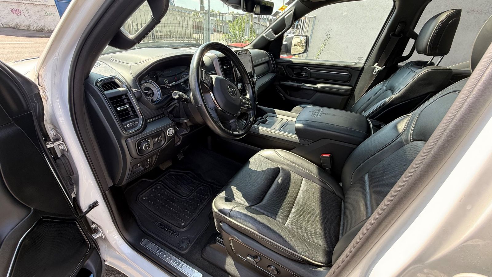 Fahrzeugabbildung Dodge RAM Limited Night Edition RAM BOX