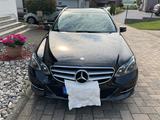 Mercedes-Benz E 220 CDI T BlueEFFICIENCY ELEGANCE ELEGANCE - Mercedes-Benz E 220: Elegance