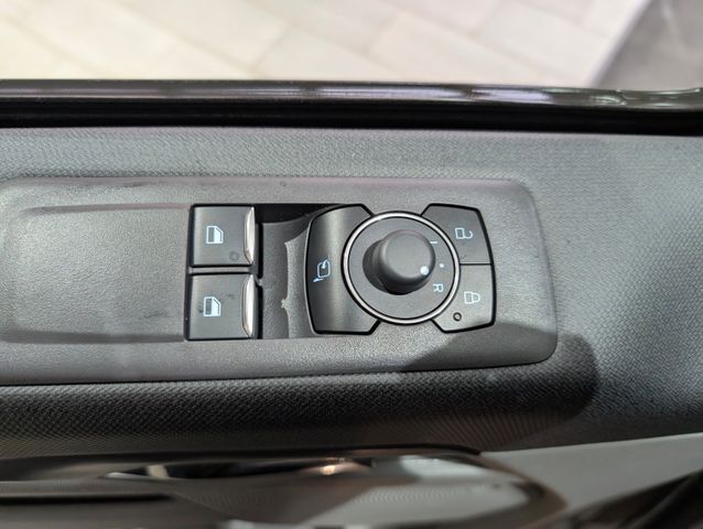 Ford Tourneo Custom Tit. 2.0 L1 AT,19"
