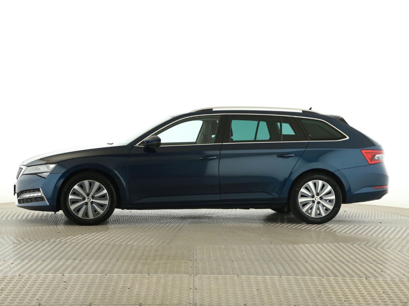Skoda Superb - Bild 4