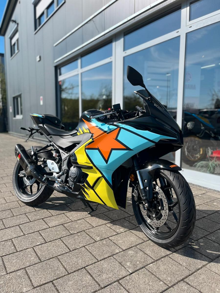 Yamaha YZF-R3 mit Akrapovic