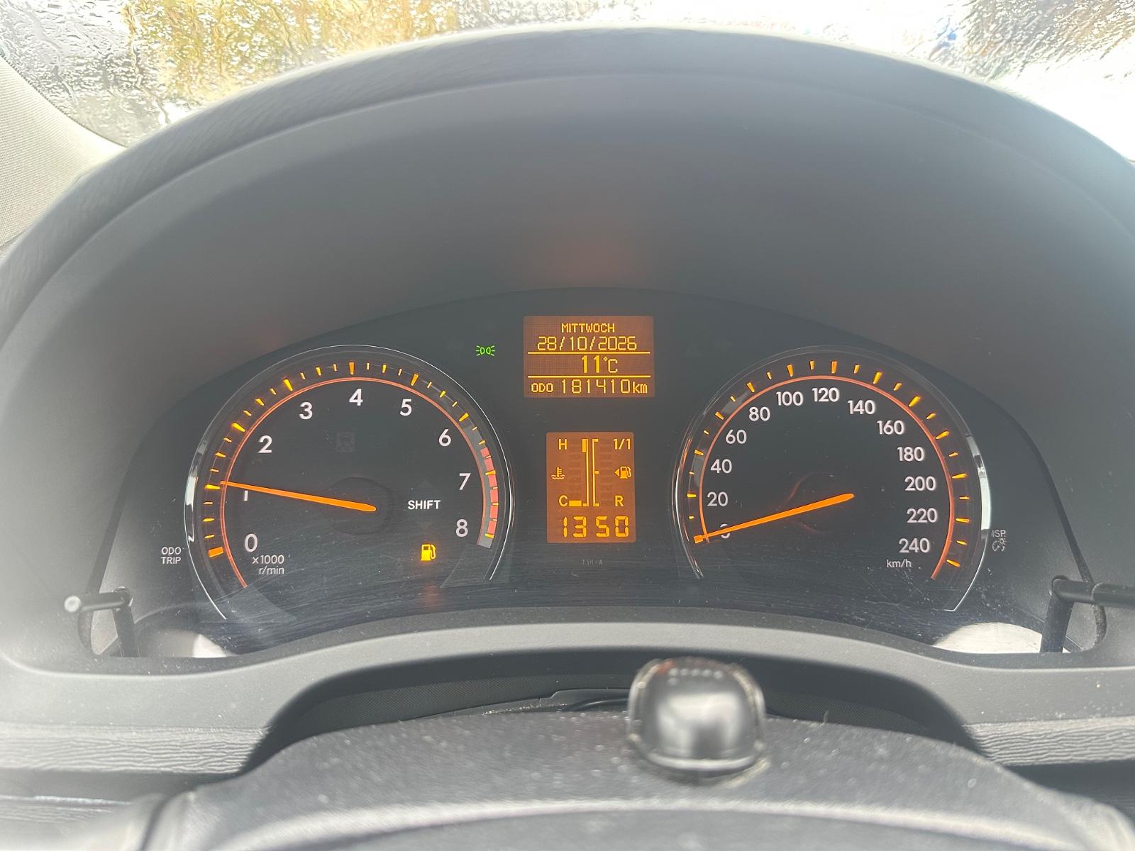Toyota Avensis 2009 — photo 15