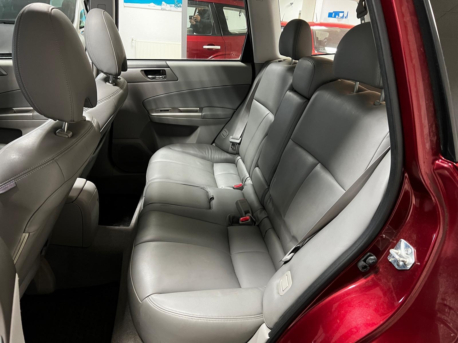 SUBARU FORESTER - 2.0 EXCLUSIVE - SELLERIE CUIR - 150 CV -  4X4 - BVM |