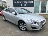 Volvo S60Lim.1.6 D Momentum 1.HAND-KLIMAA-NAVI-AHK-SHZ - Volvo S60 aus 2014
