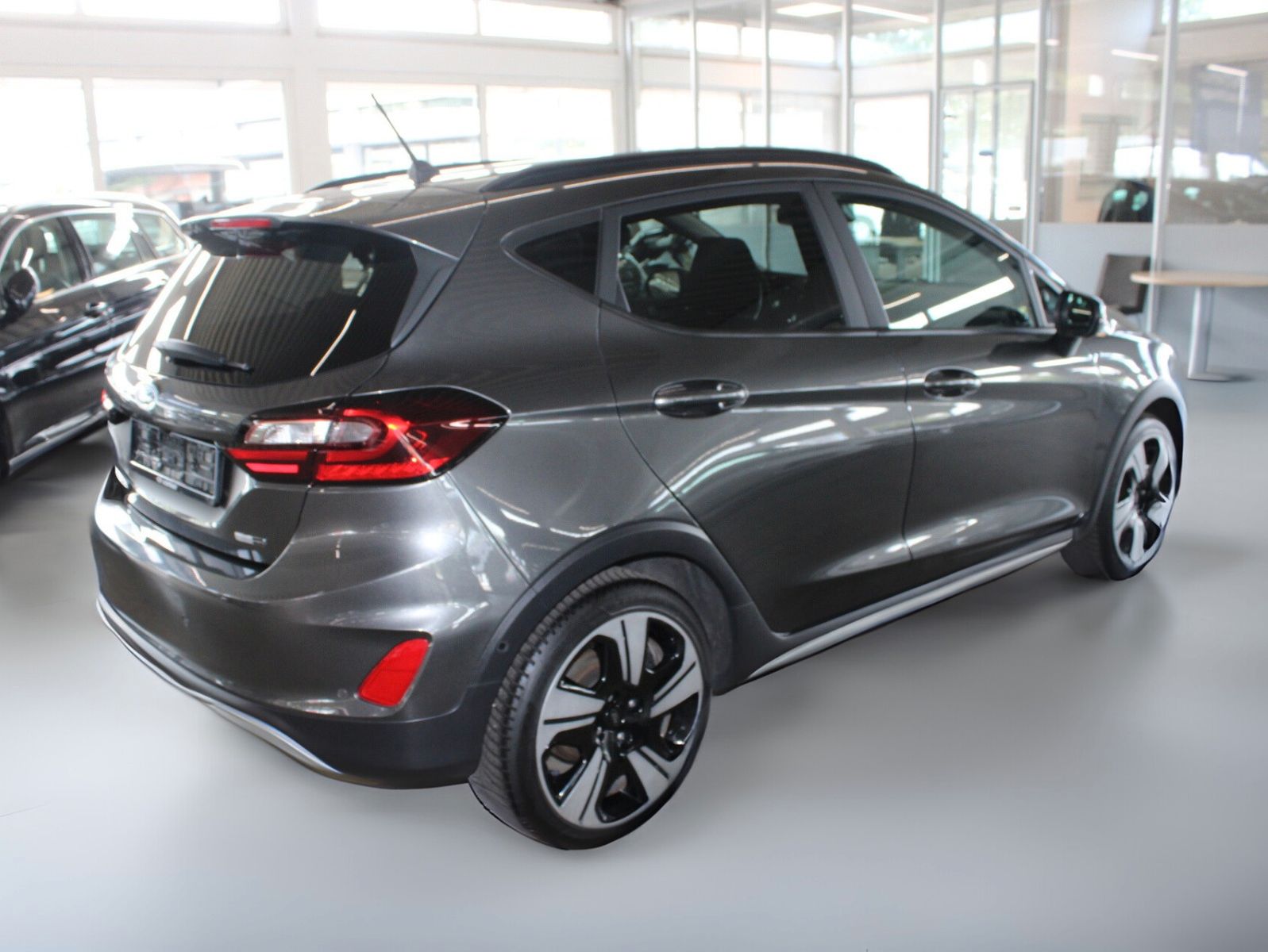 Fahrzeugabbildung Ford Fiesta Hybrid Active X LED ACC Winter + Park Pak