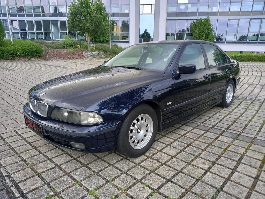 BMW 523