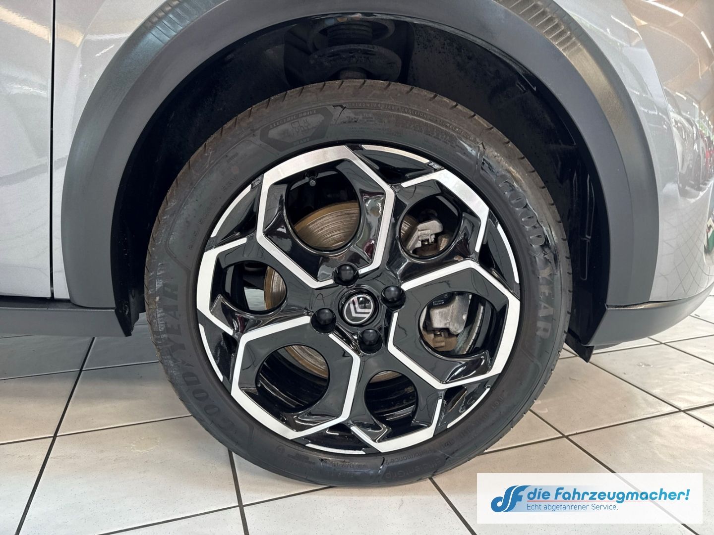 Fahrzeugabbildung Citroën C3 E 113 MAX HUD Navi Soundsystem LED Apple CarP