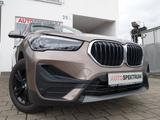 BMW X1 sDrive 20 i Advantage NAVI/LED/AHK/ACC - BMW X1 mit Benzin-Antrieb: Beige