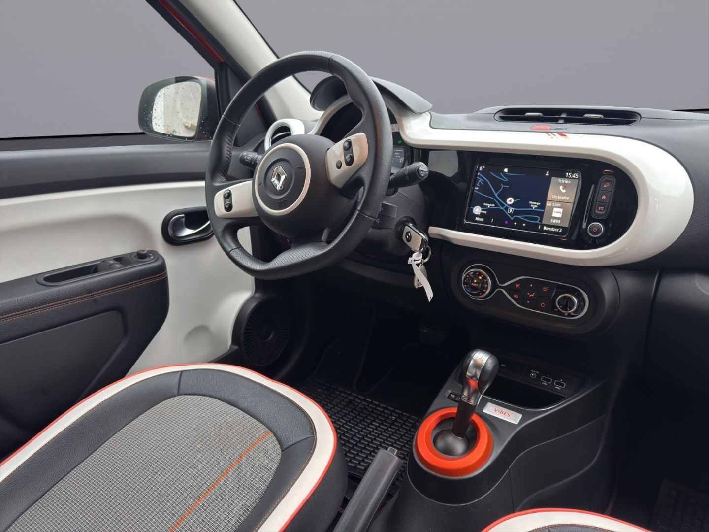 Fahrzeugabbildung Renault Twingo Vibes Electric Navi Apple CarPlay Android