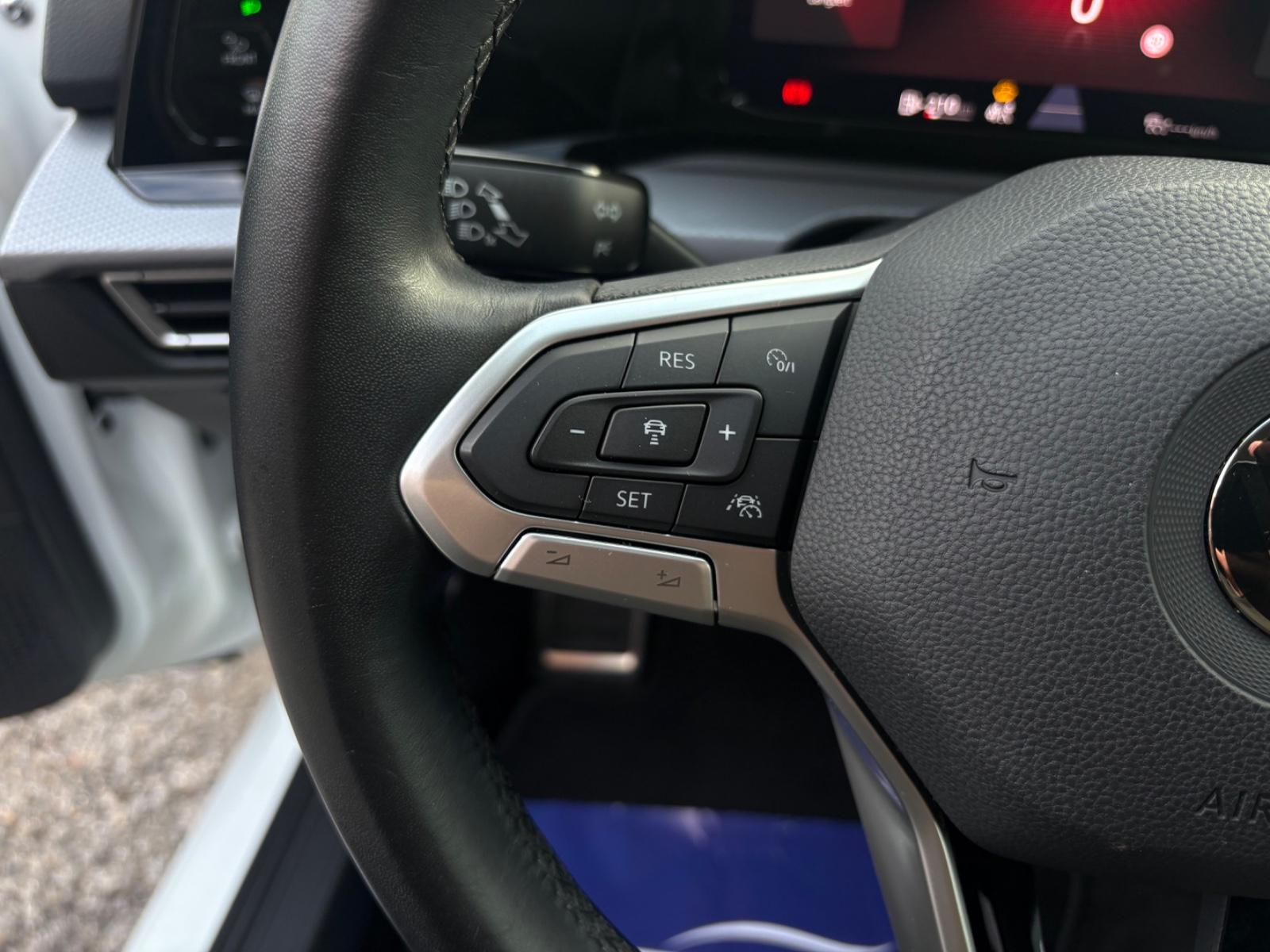 Volkswagen Golf VIII Lim. Active StHz/HuD/Kamera/ACC/Ambien, миниатюра 22