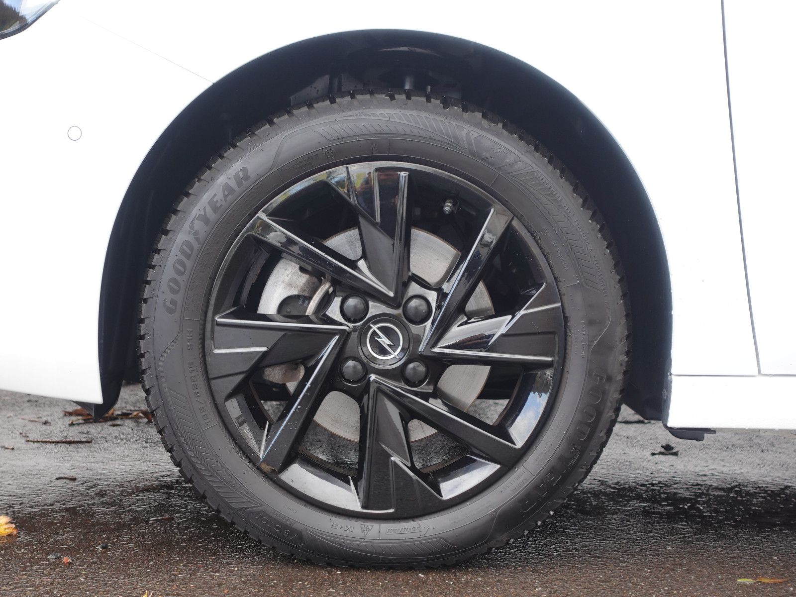 Fahrzeugabbildung Opel Corsa GS 1.2T,Navi,Kamera,Sitzhzg,Allwetter,LED