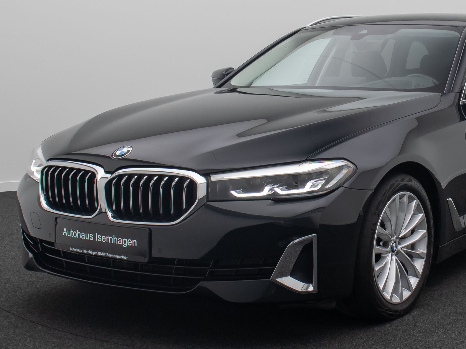 Fahrzeugabbildung BMW 530d xD Luxury Line DAB HUD Kamera Sport Alarm