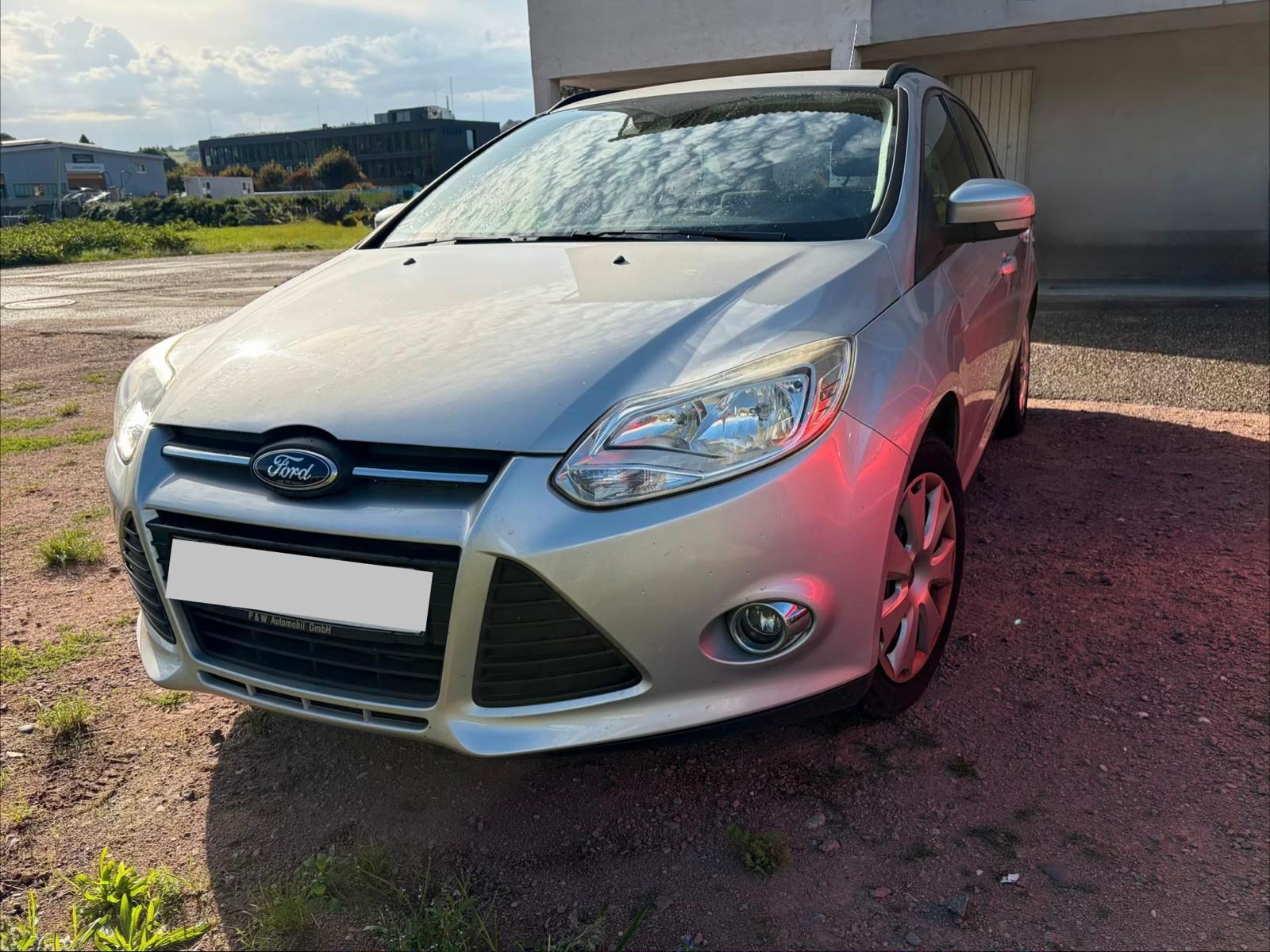 Ford Focus 2014 — rear view
