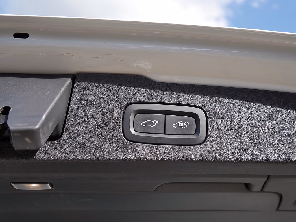 Volvo V60 Cross Country B5 AWD Pro, миниатюра 13