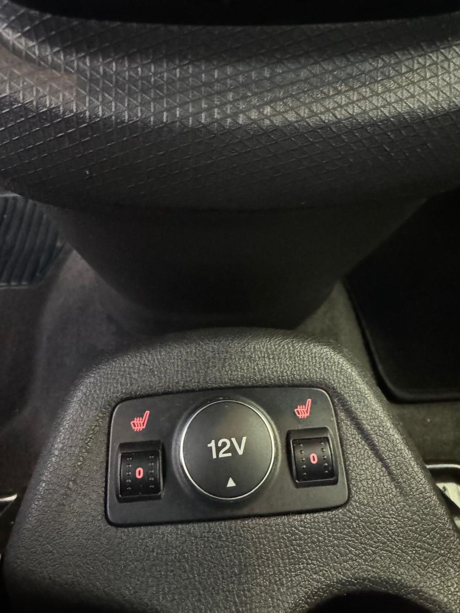 Fahrzeugabbildung Ford Tourneo Connect / KLIMA / PDC / WINTERPAKET