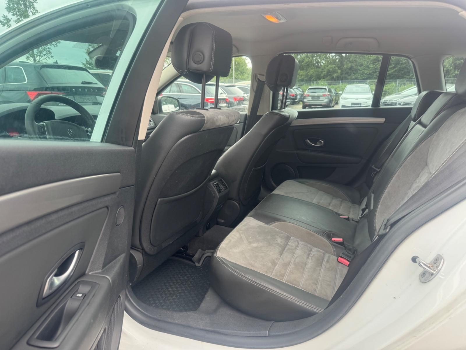 Renault Laguna 2011 — photo 12