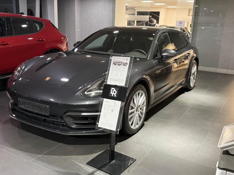 Porsche Panamera Sport Turismo 4 E-Hybrid Platinum Editi