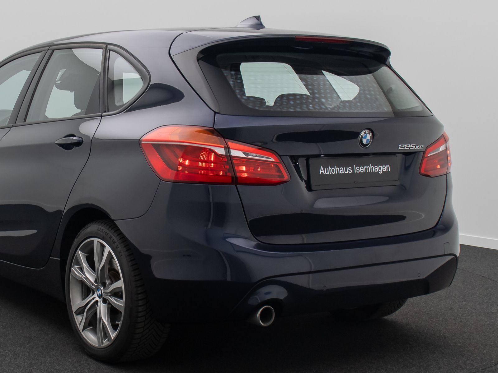 Fahrzeugabbildung BMW 225 Active Tourer iPerf ACC Kamera HUD DAB 18"