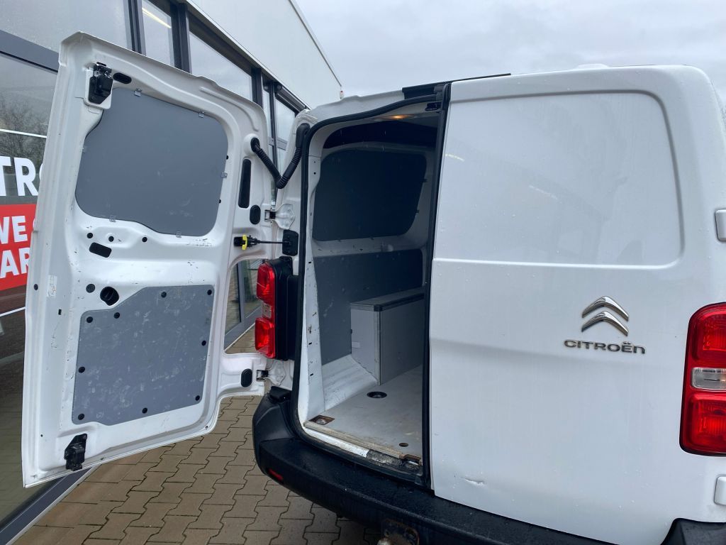 Fahrzeugabbildung Citroën Jumpy Variospace XL BlueHDi 120 Worker *6-Sitzer