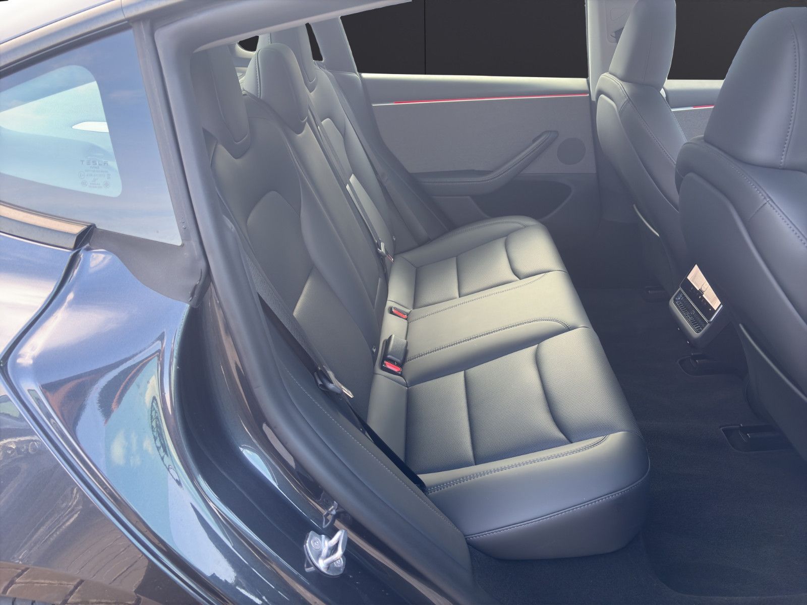 Fahrzeugabbildung Tesla Model 3 Long Range RWD/Keyless/ACC/Pano/Ambiente