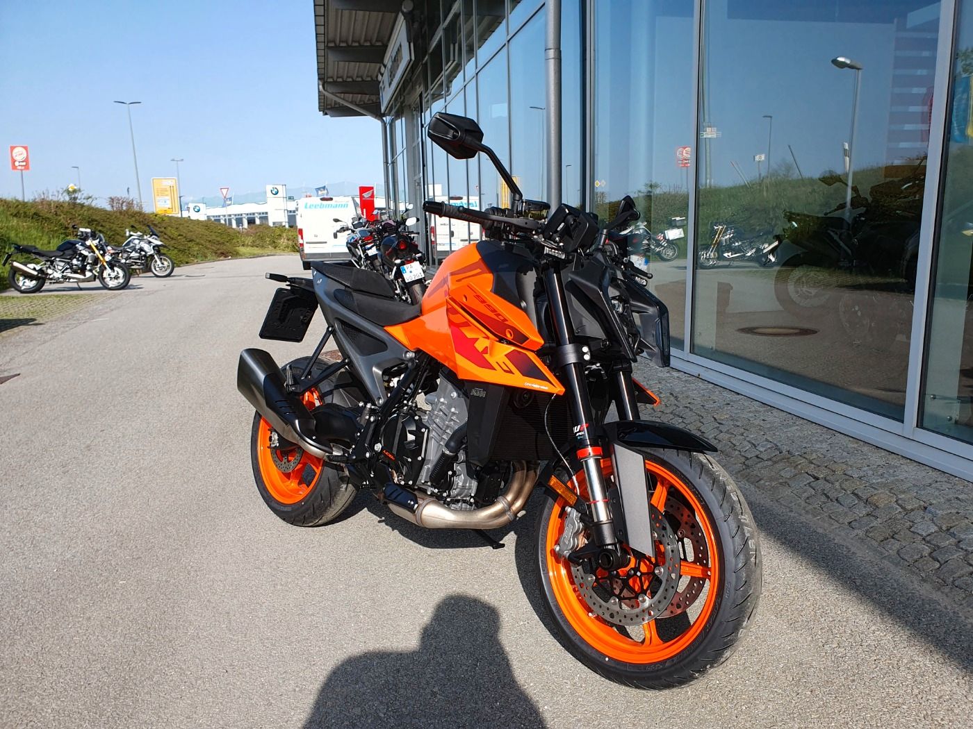 Fahrzeugabbildung KTM 990 Duke Modell 2024